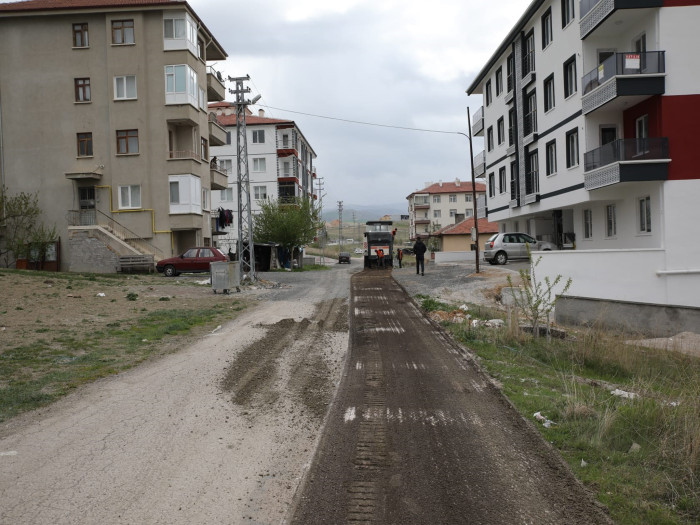 Akyurt'ta Asfalt Sezonu A&ccedil;ıldı &Ccedil;alışmalar Başladı