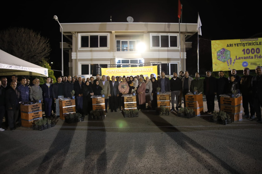 Akyurt'ta &Ccedil;ift&ccedil;ilere Arılı Kovan Dağıtıldı